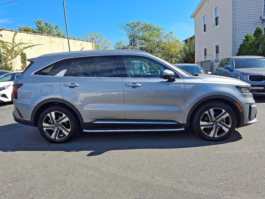 used 2022 Kia Sorento Plug-In Hybrid car, priced at $30,995