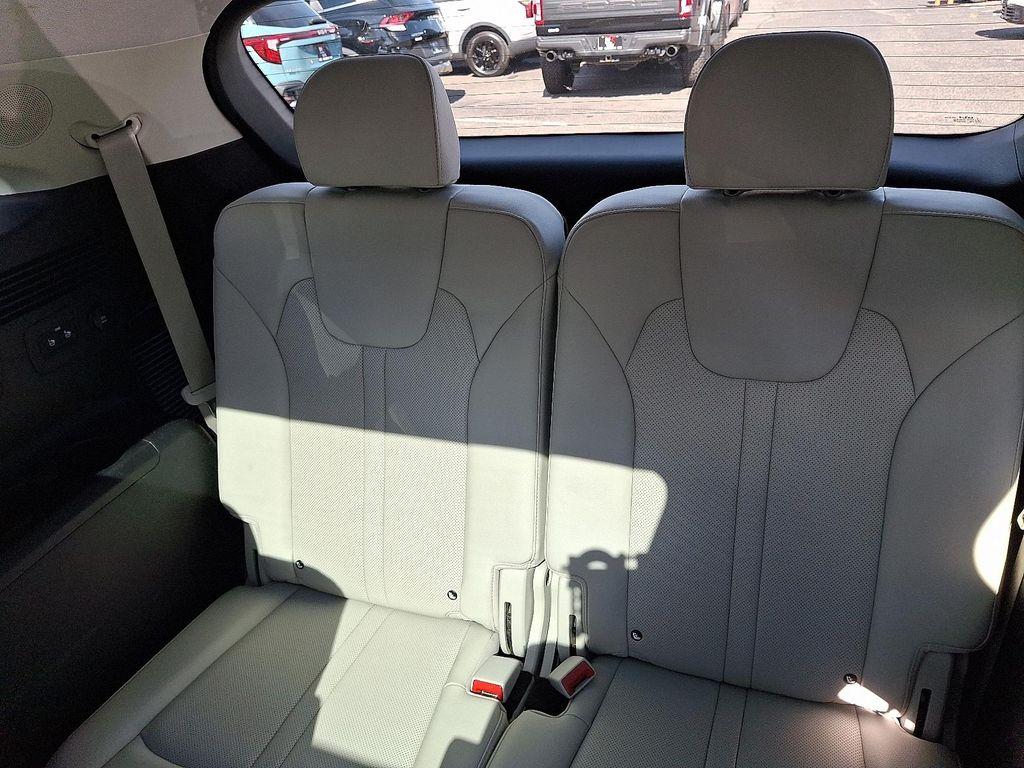 used 2022 Kia Sorento Plug-In Hybrid car, priced at $30,995