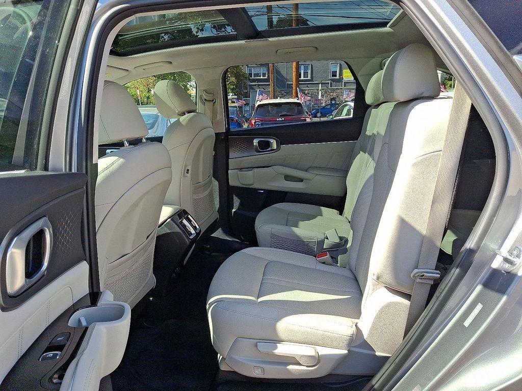 used 2022 Kia Sorento Plug-In Hybrid car, priced at $30,995