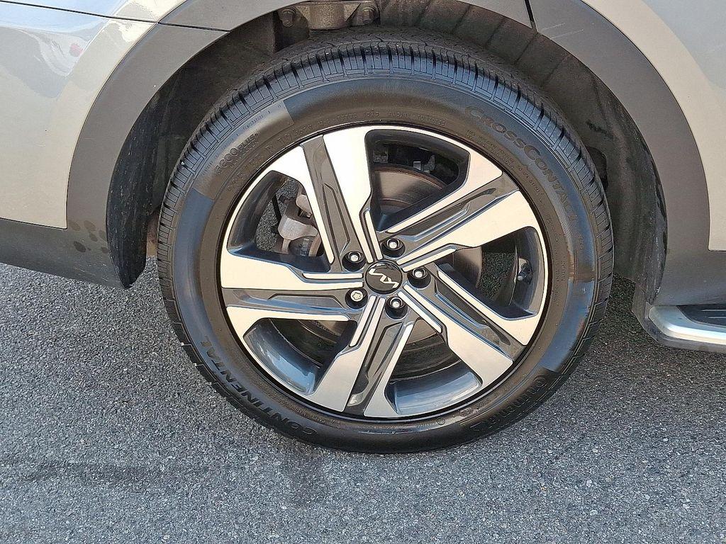 used 2022 Kia Sorento Plug-In Hybrid car, priced at $30,995