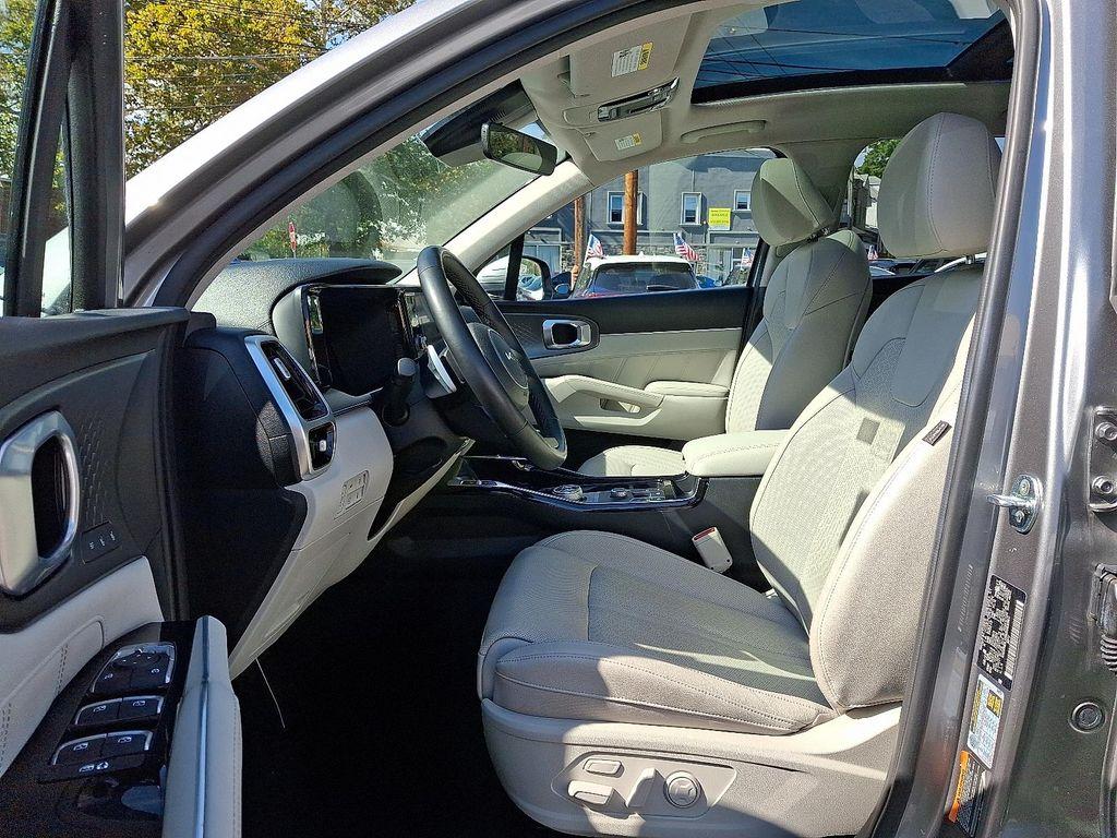 used 2022 Kia Sorento Plug-In Hybrid car, priced at $30,995