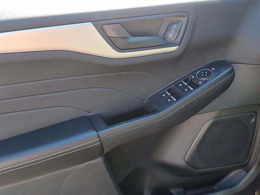 used 2022 Ford Escape car, priced at $18,995