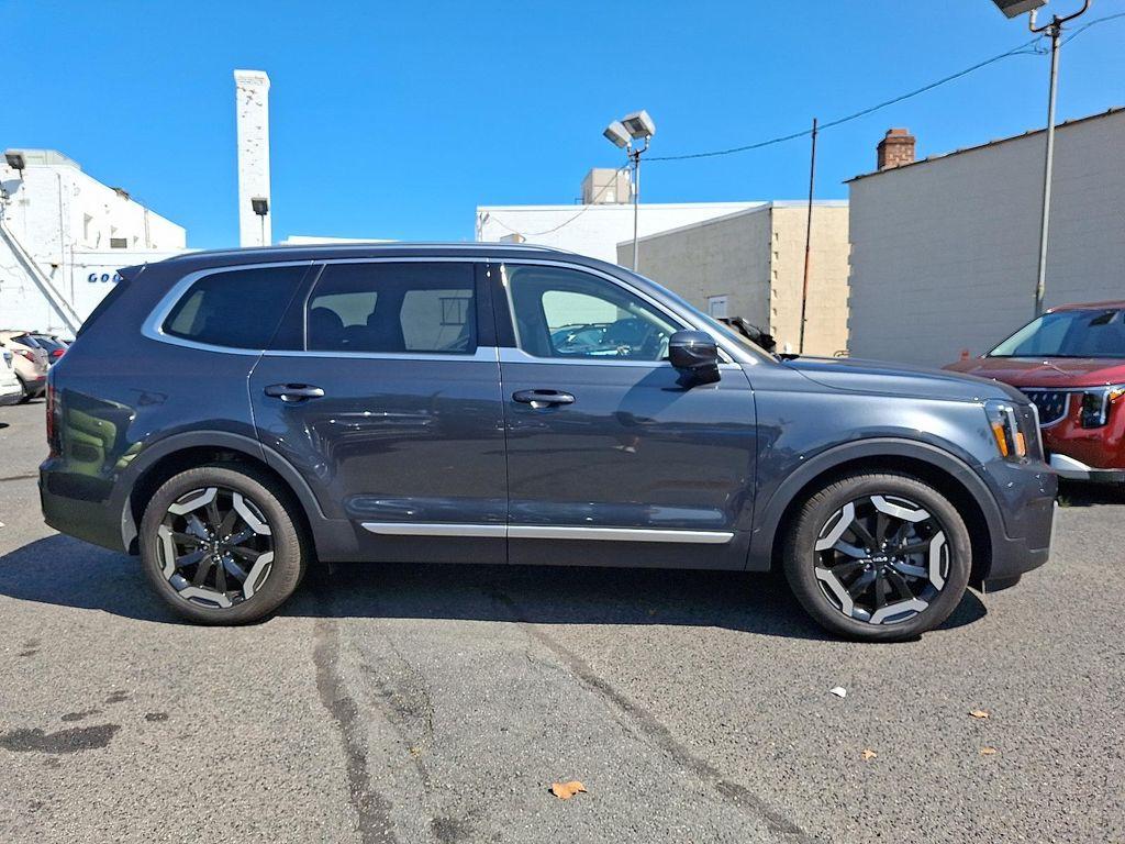 used 2024 Kia Telluride car, priced at $38,995
