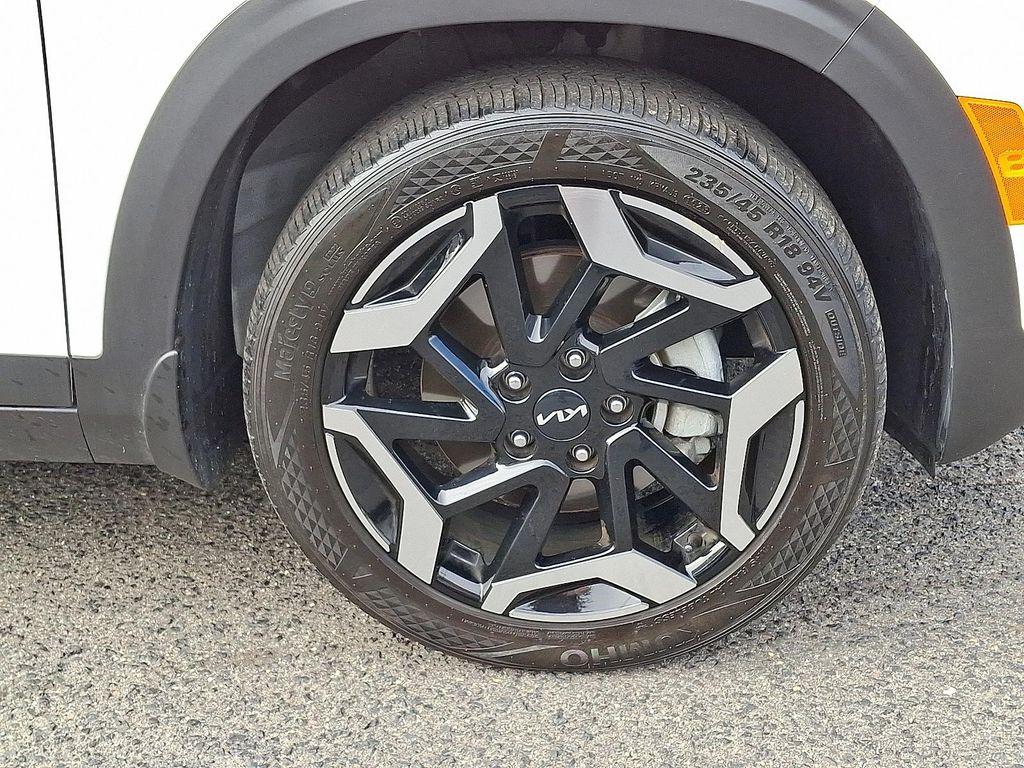 used 2024 Kia Seltos car, priced at $24,995