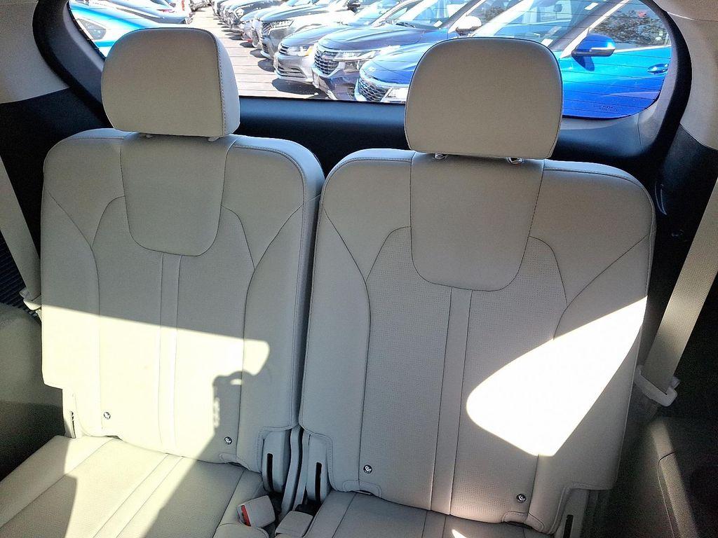 used 2025 Kia Sorento car, priced at $37,999