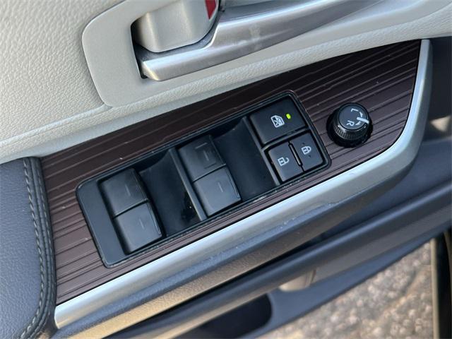 used 2023 Toyota Sienna car, priced at $35,265