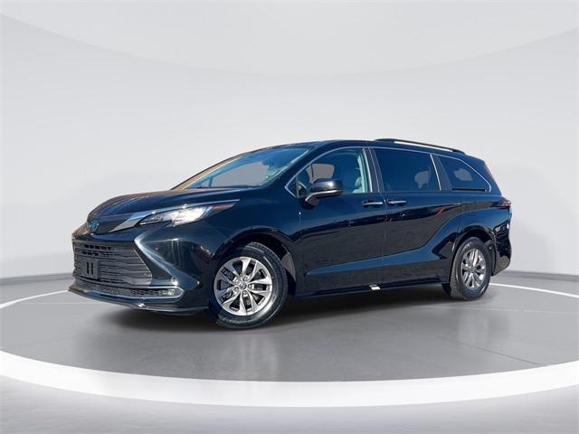 used 2023 Toyota Sienna car, priced at $35,265