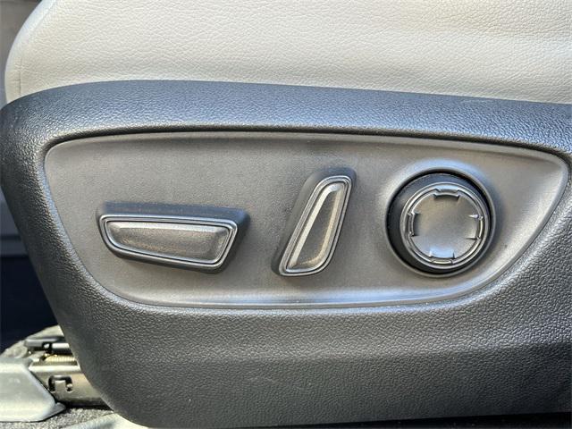 used 2023 Toyota Sienna car, priced at $35,265