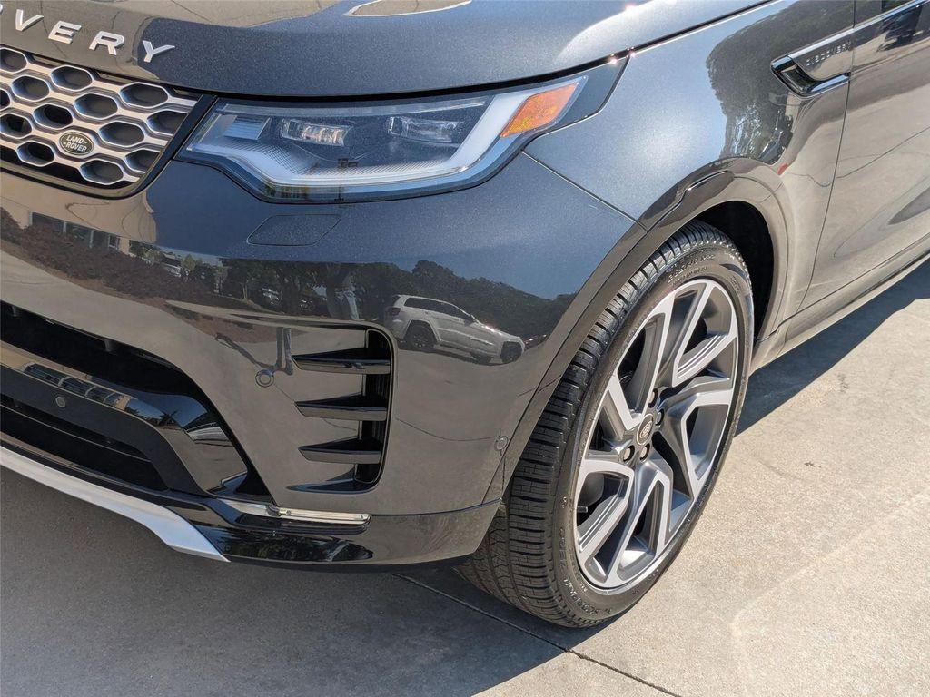 new 2025 Land Rover Discovery car, priced at $86,753