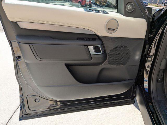 new 2025 Land Rover Discovery car
