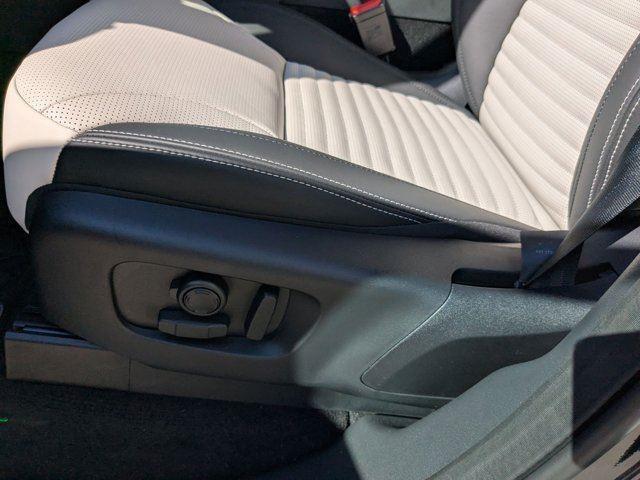 new 2025 Land Rover Discovery car