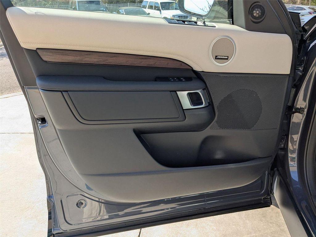 new 2025 Land Rover Discovery car, priced at $79,268