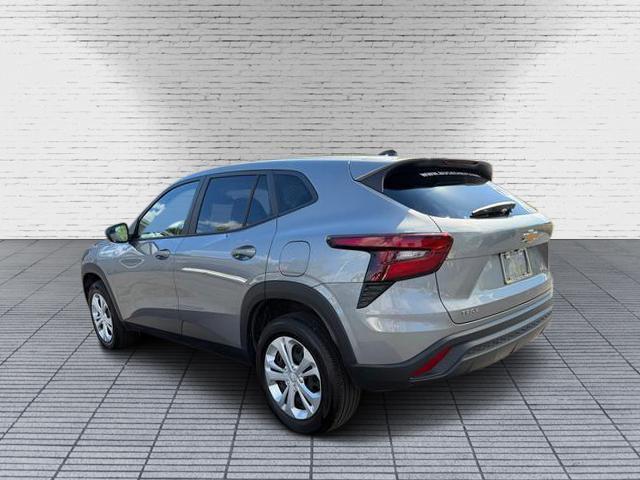 used 2024 Chevrolet Trax car, priced at $17,999