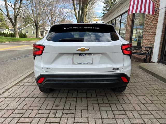 used 2024 Chevrolet Trax car, priced at $20,999