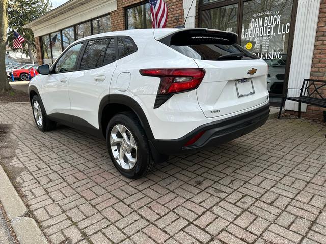 used 2024 Chevrolet Trax car, priced at $20,999