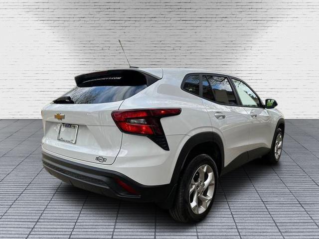 used 2024 Chevrolet Trax car, priced at $20,999
