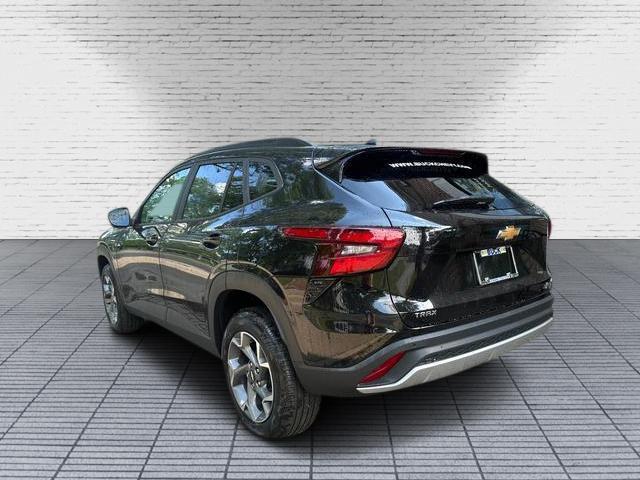 new 2025 Chevrolet Trax car, priced at $25,650