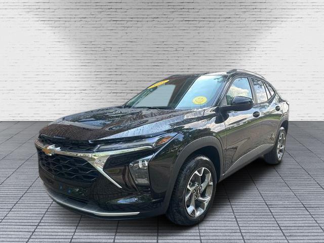 new 2025 Chevrolet Trax car, priced at $25,650
