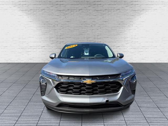 used 2024 Chevrolet Trax car, priced at $17,999