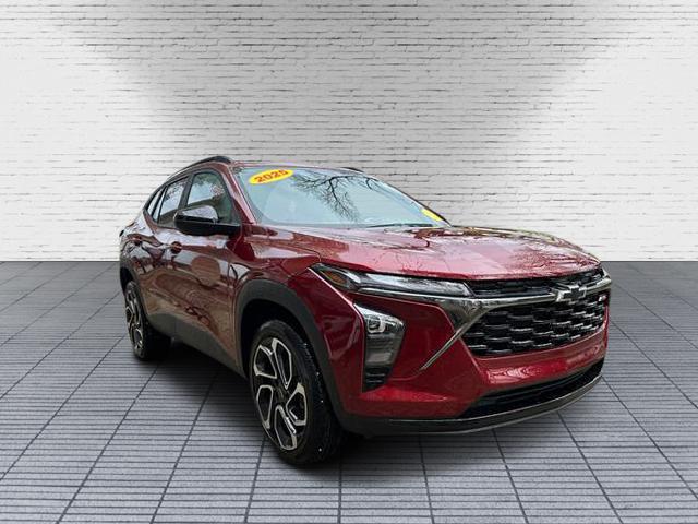 new 2025 Chevrolet Trax car, priced at $25,395