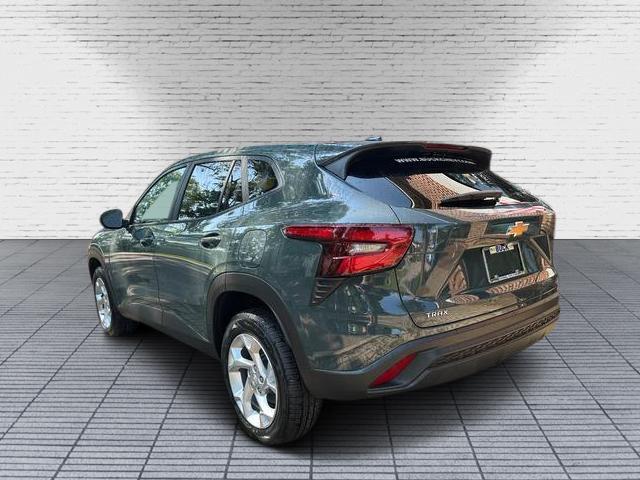 new 2025 Chevrolet Trax car, priced at $22,890