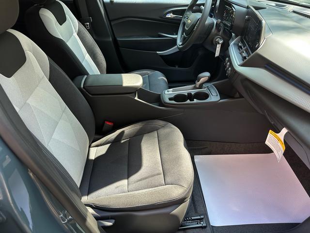 new 2025 Chevrolet Trax car, priced at $22,890