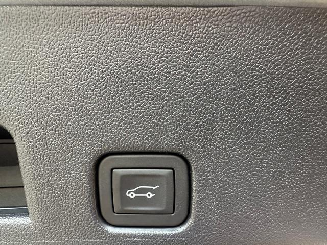 used 2024 Chevrolet Traverse car, priced at $35,999