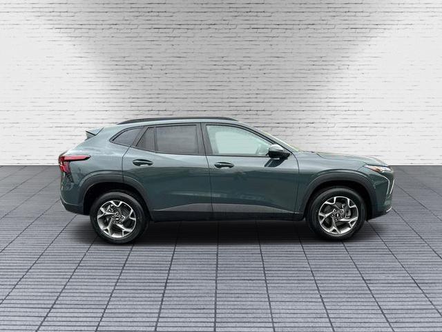 new 2025 Chevrolet Trax car, priced at $25,635