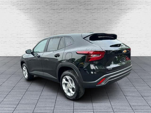 new 2025 Chevrolet Trax car, priced at $23,535