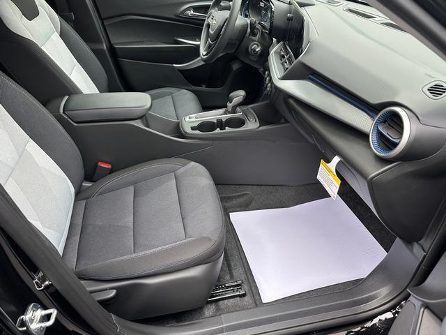 new 2025 Chevrolet Trax car, priced at $23,535
