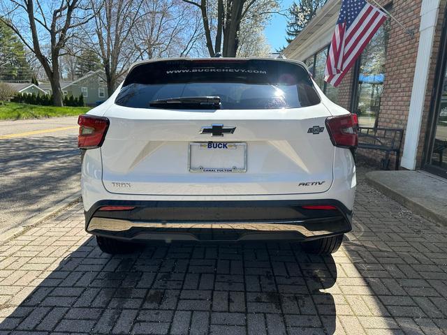 new 2025 Chevrolet Trax car