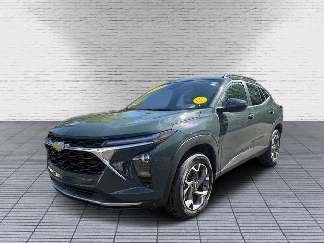 new 2025 Chevrolet Trax car, priced at $21,690