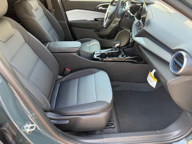 new 2025 Chevrolet Trax car, priced at $21,690
