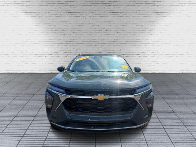 new 2025 Chevrolet Trax car, priced at $21,690