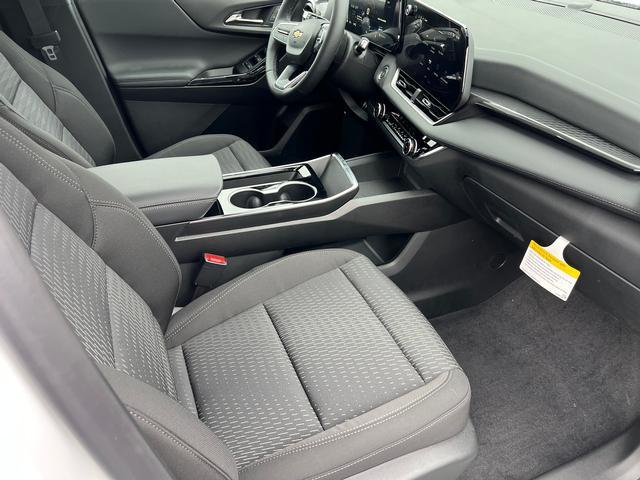 new 2025 Chevrolet Equinox car, priced at $32,490