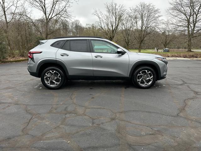 new 2025 Chevrolet Trax car, priced at $26,280