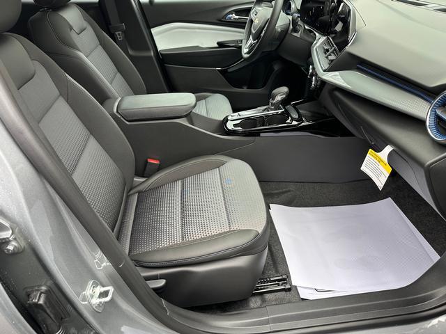 new 2025 Chevrolet Trax car, priced at $26,280
