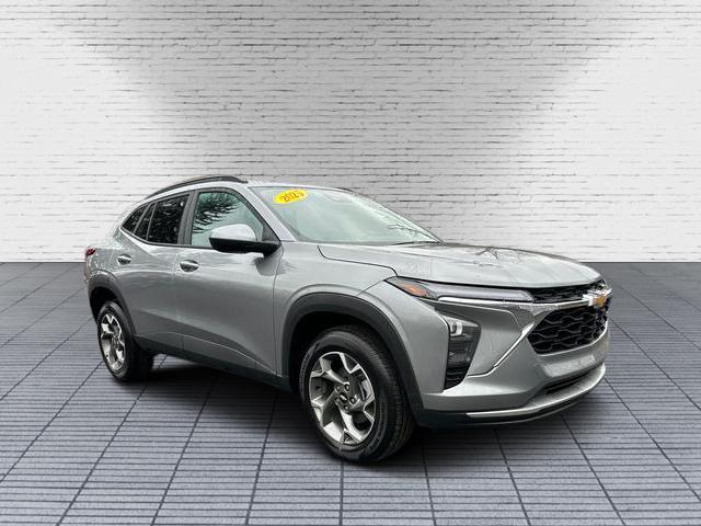 new 2025 Chevrolet Trax car, priced at $26,280