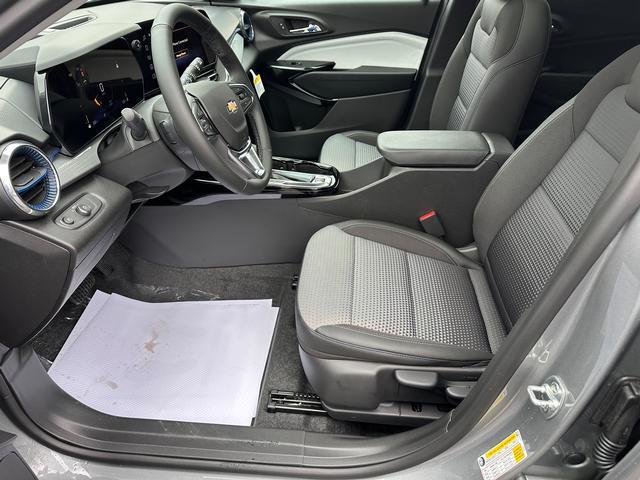 new 2025 Chevrolet Trax car, priced at $26,280