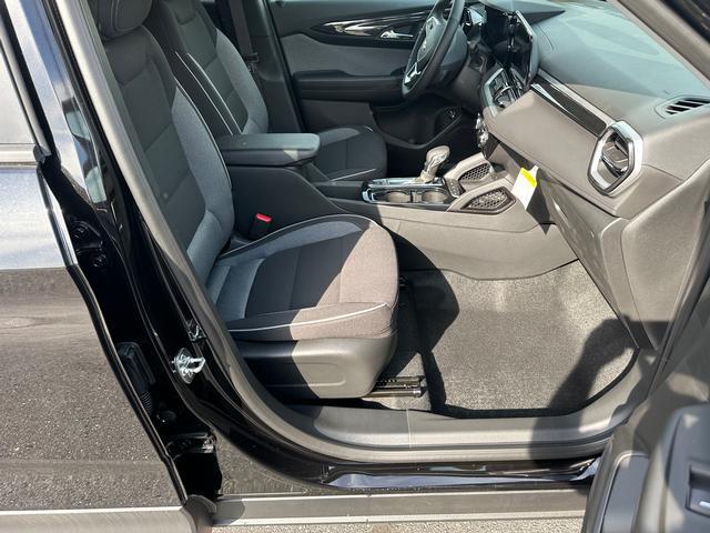new 2025 Chevrolet TrailBlazer car, priced at $28,575