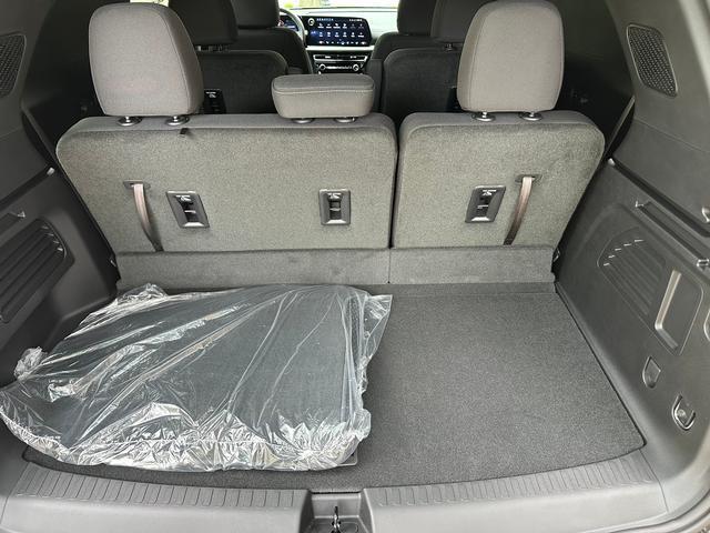 new 2025 Chevrolet Traverse car, priced at $46,830