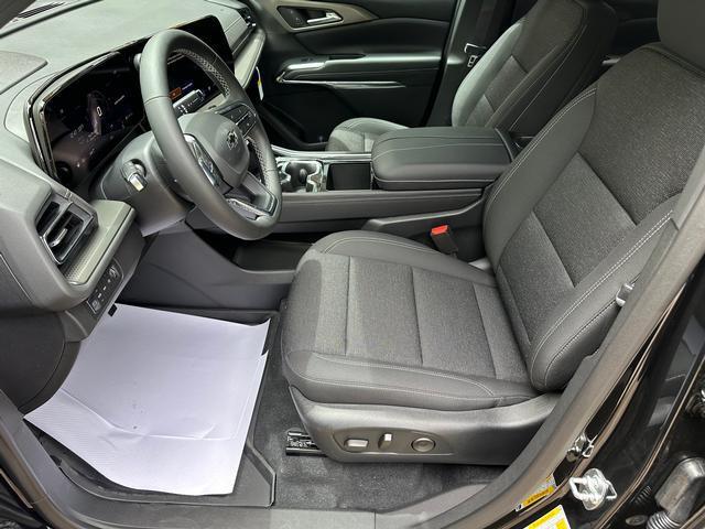 new 2025 Chevrolet Traverse car, priced at $46,830