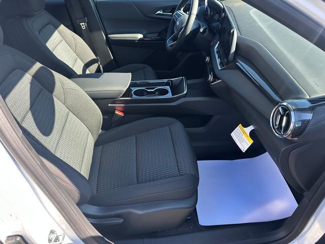 new 2025 Chevrolet Equinox car, priced at $30,490