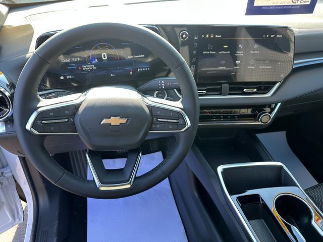 new 2025 Chevrolet Equinox car, priced at $30,490