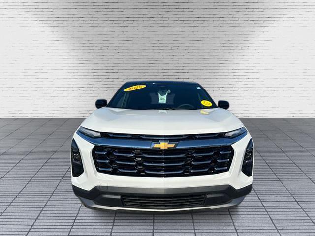 new 2025 Chevrolet Equinox car, priced at $30,490
