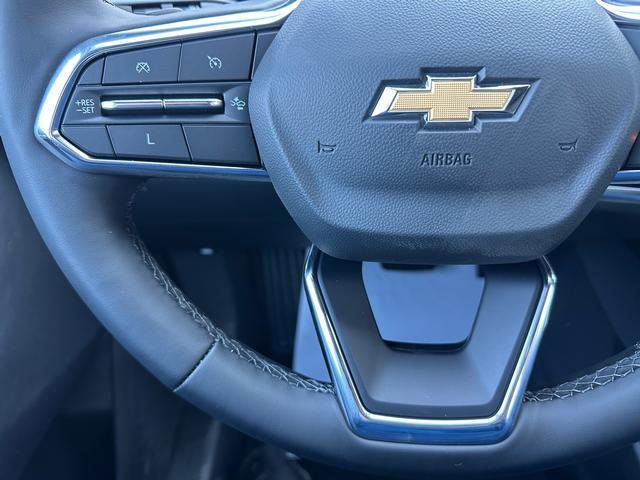 new 2025 Chevrolet Equinox car, priced at $30,490