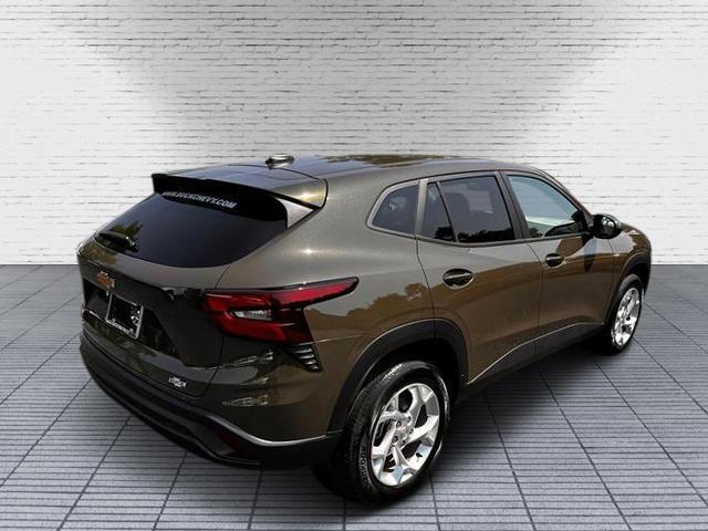 used 2024 Chevrolet Trax car, priced at $20,999
