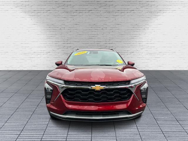 new 2025 Chevrolet Trax car, priced at $25,485