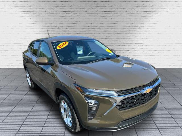 used 2024 Chevrolet Trax car, priced at $16,999