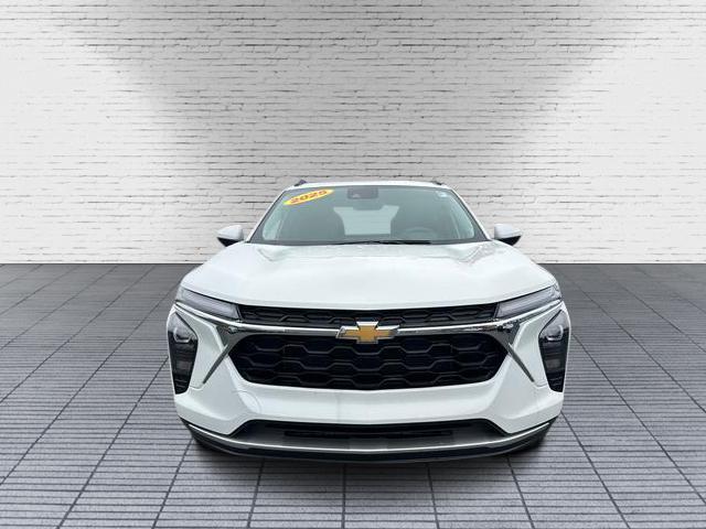 new 2025 Chevrolet Trax car, priced at $23,995